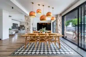 איזה גופי תאורה מתאימים לבית בעיצוב וינטג'?